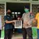 Personel Brimob Serahkan Kukang ke BKSDA Sumbar Resort Agam