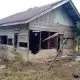 Rumah tak berpenghuni mengalami kerusakan akibat konflik gajah sumatera. | Foto: Dok. Keuchik Twi Meulesong