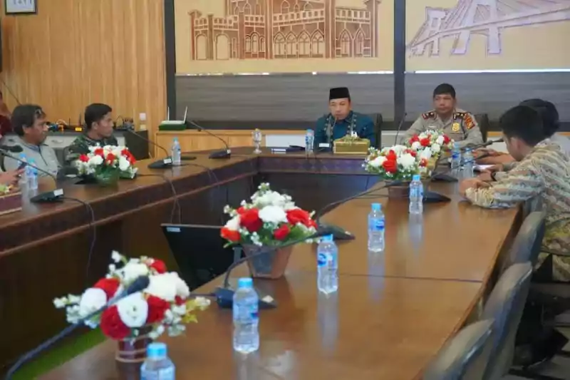 Rapat koordinasi Pemerintah Kabupaten Siak mengenai pendirian posko penanggulangan konflik warga dan harimau sumatera. | Foto: Antara/Ho-Pemkab Siak
