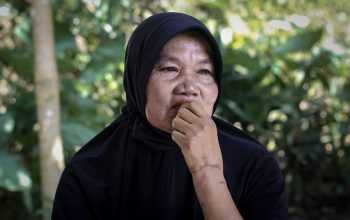 Sari’a (53), korban dari Desa Sekar Biru