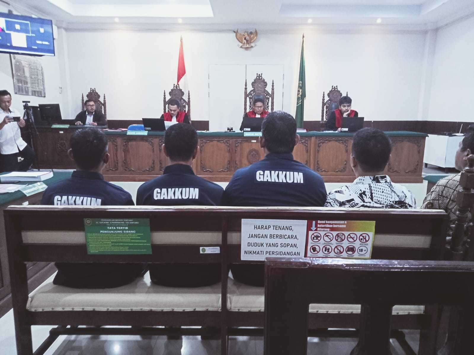 Proses persidangan perdagangan sisik trenggiling seberat 337,88 kilogram di Pengadilan Negeri Sintang, Kalimantan Barat, Senin (12/2/2024). | Foto: Agus Pujianto/Tribun Pontianak