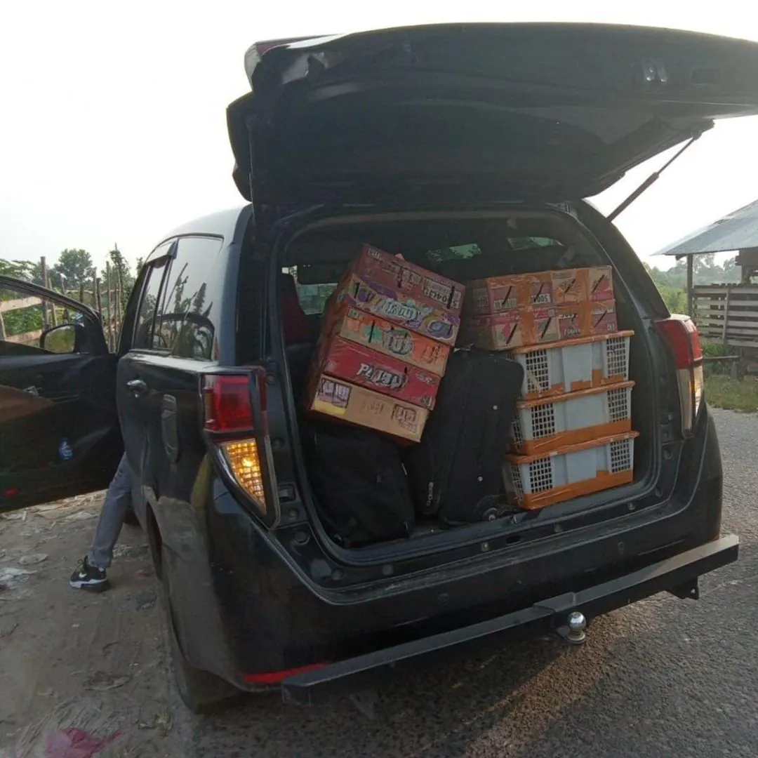 Sejumlah ratusan burung ilegal yang diangkut mobil berhasil diselamatkan oleh BKSDA Jambi atas bantuan laporan warga. | Foto: Instagram BKSDA Jambi